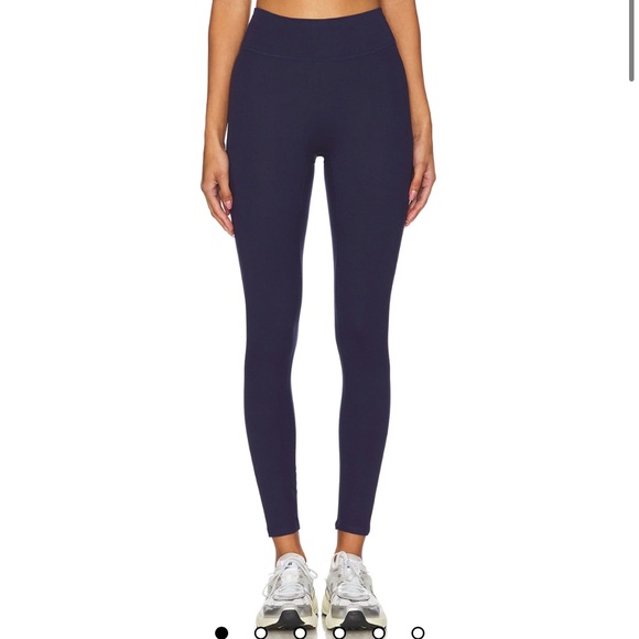 New 437 Set: The Essentials Legging and The Square Tank in Navy Size Medium - Picture 6 of 8